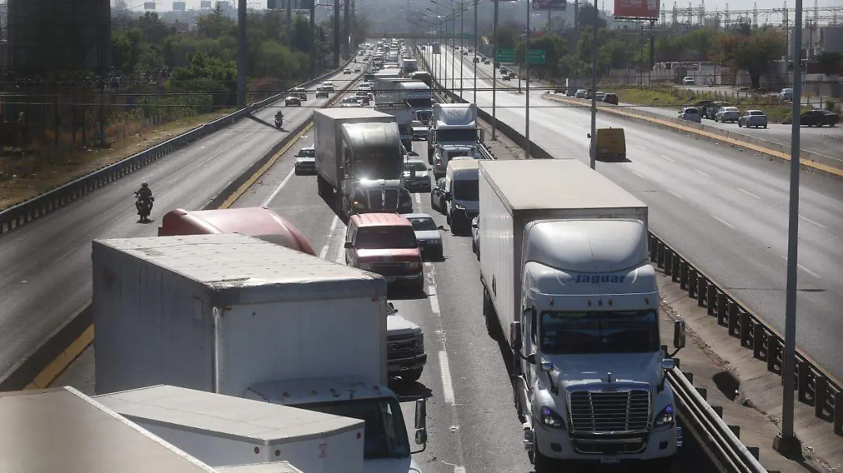 Declinan propuesta de restringir transporte de carga